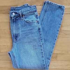 Like New GAP High Rise Mom Jean